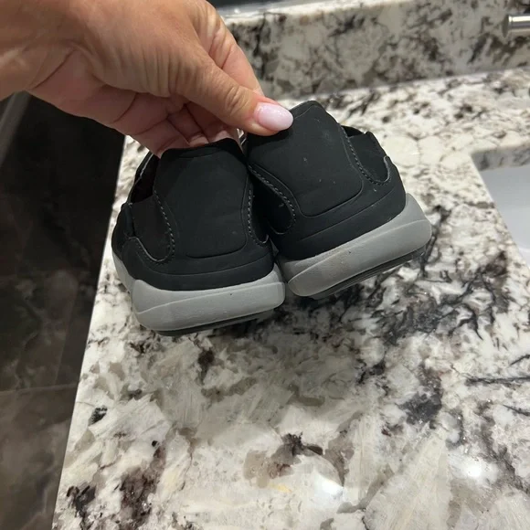 Olukai shoes! - Picture 3 of 6